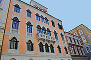 Schulgebäude Schulgebäude