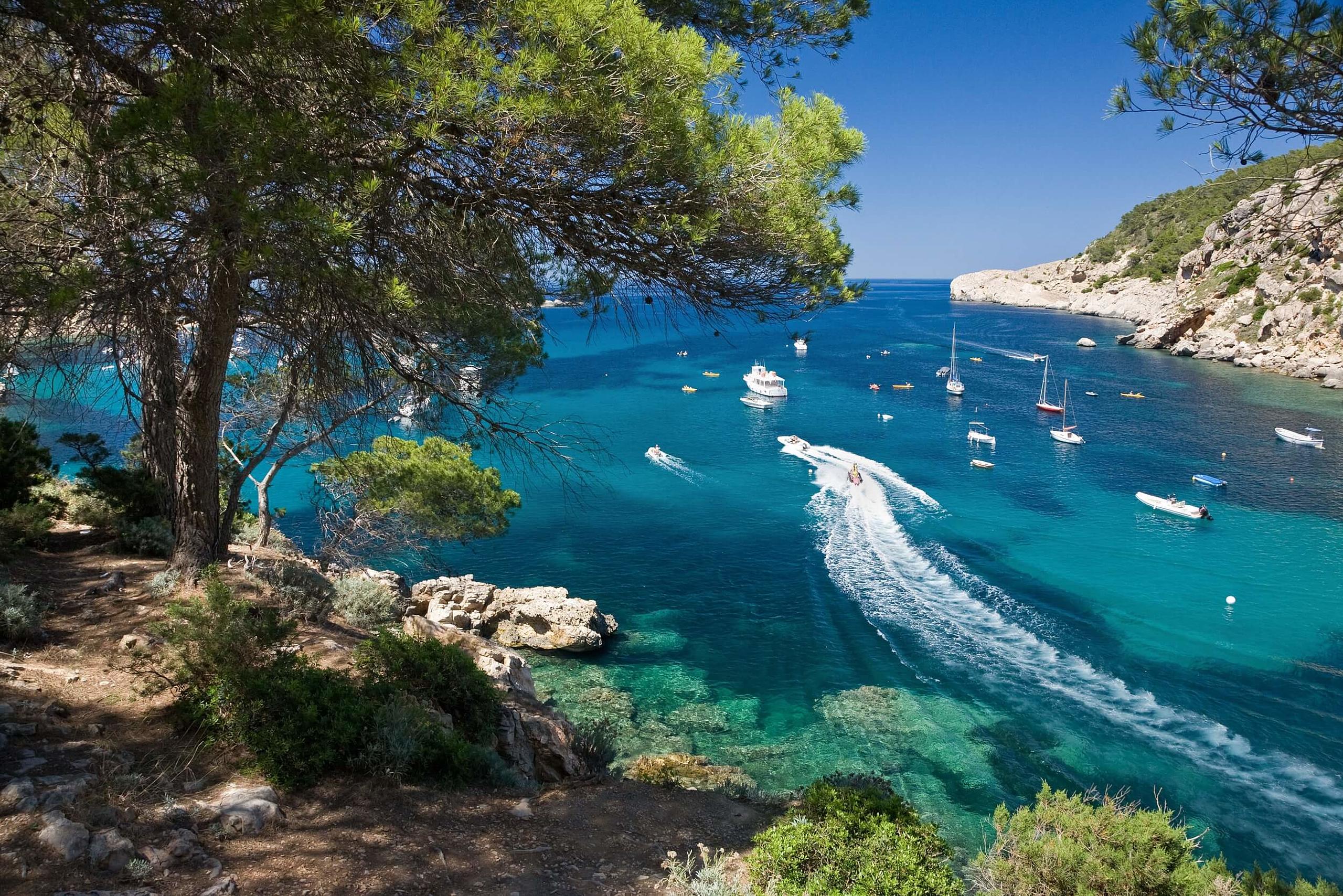Hier finden Sie Infos zu Sprachreisen nach Ibiza.