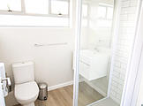typisches Badezimmer typisches Badezimmer