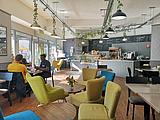 Cafe im Erdgeschoss Cafe im Erdgeschoss