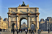 Louvre mit Triumphbogen Louvre mit Triumphbogen