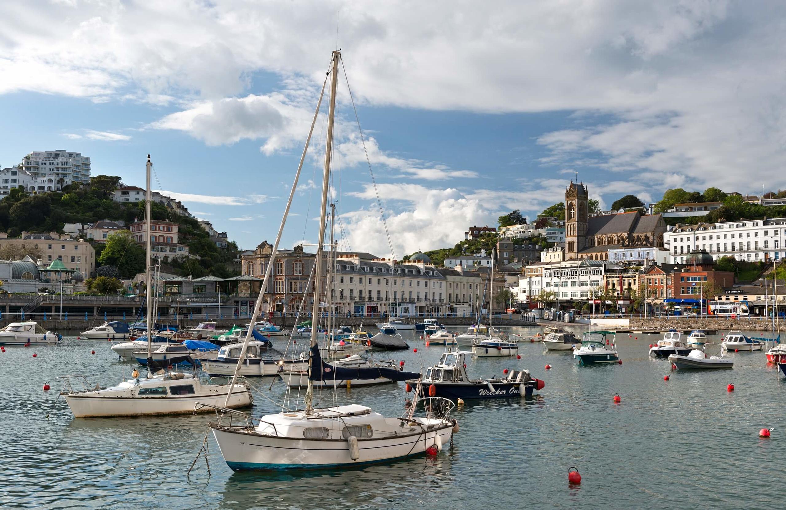 Hier finden Sie Infos zu Sprachreisen nach Torquay.