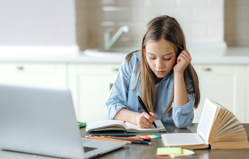 Hier finden Sie Infos zum neuen Online-Sprachkurs für Schüler in den Osterferien.