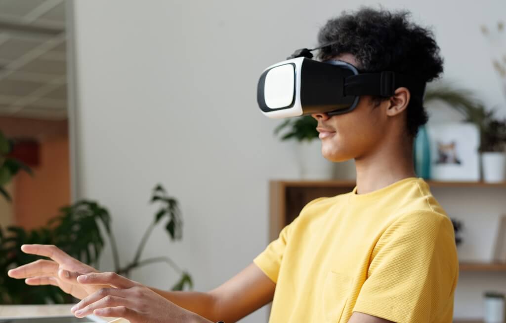 Neu im Portfolio sind Virtual Reality-Sprachkurse für Englisch für Schüler.
